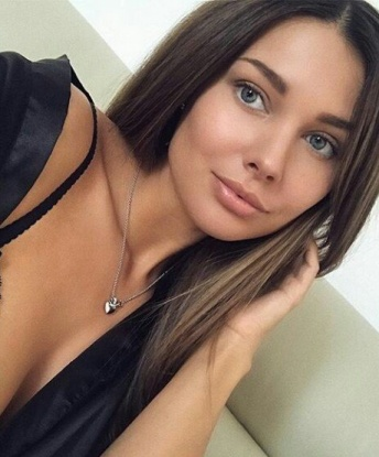 Не одну секунду не пожалеешь, проведенную со мной в Москве! Я мастерица в искусстве наслаждения, мои услуги превзойдут все твои ожидания. Откройся новым эмоциям и удовольствию. У меня широкий выбор возможностей, которые позволят тебе насладиться каждой минутой нашей встречи. Мои отзывы говорят сами за себя - клиенты остаются очарованы и возвращаются ко мне снова и снова. Доверься мне и погрузись в мир наслаждения и страсти. Встречи со мной станут незабываемыми. Позвони мне и запомни каждое мгновение, проведенное в моей обнаженной компании. Не забудь взглянуть на мои фото - они подчеркнут мою красоту и сексуальность. Жду тебя в Москве! 12448, 25 лет